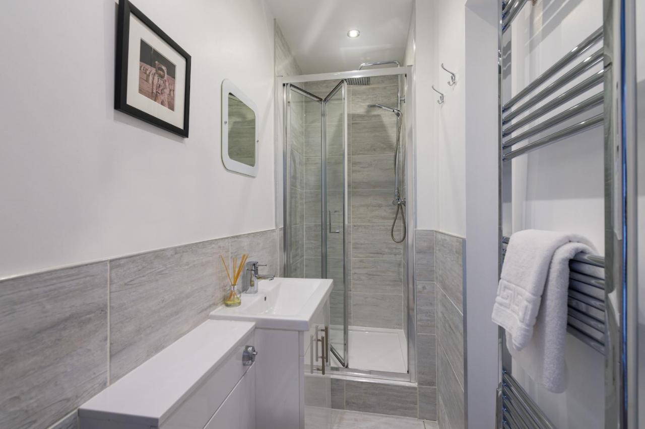 Royal Mile Modern Apartment Edimburgo Esterno foto