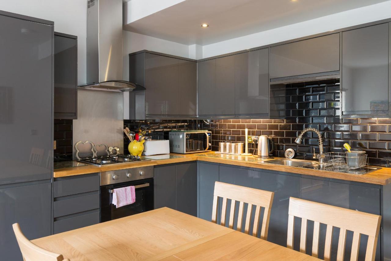 Royal Mile Modern Apartment Edimburgo Esterno foto