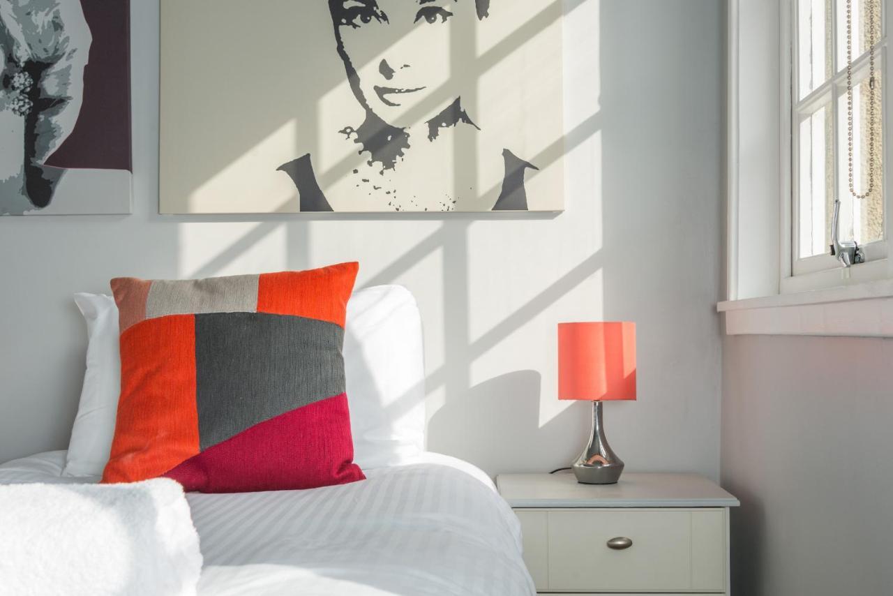 Royal Mile Modern Apartment Edimburgo Esterno foto