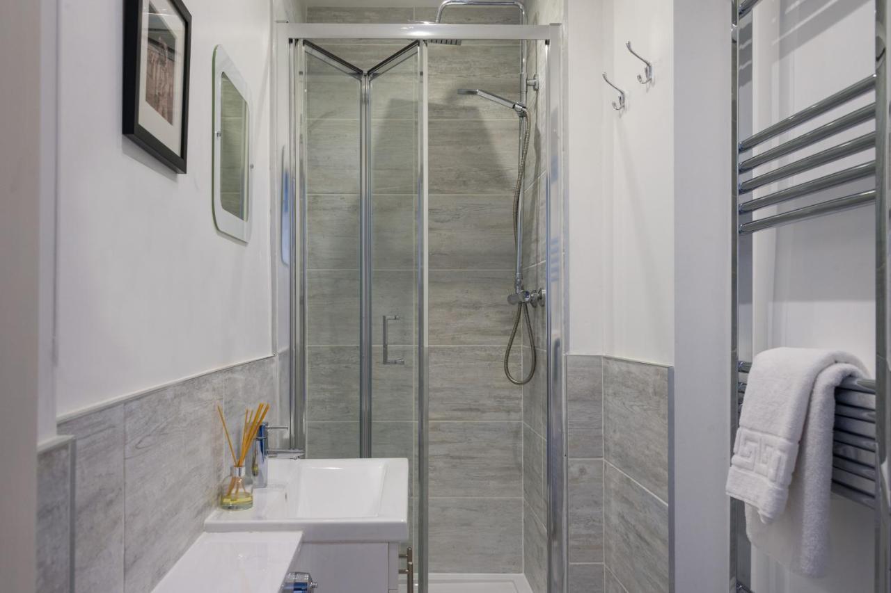 Royal Mile Modern Apartment Edimburgo Esterno foto