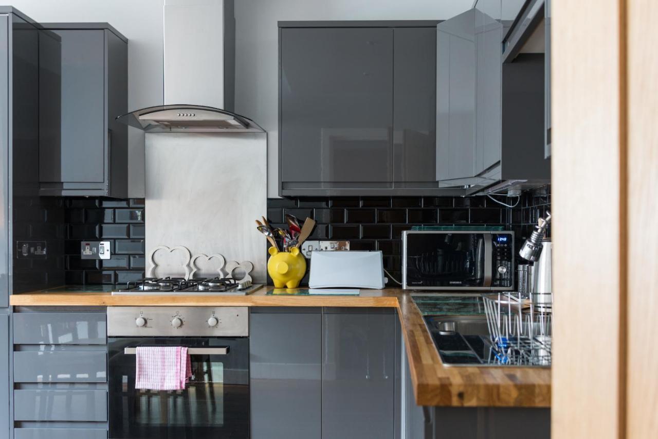 Royal Mile Modern Apartment Edimburgo Esterno foto