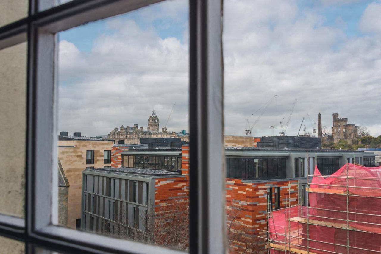 Royal Mile Modern Apartment Edimburgo Esterno foto