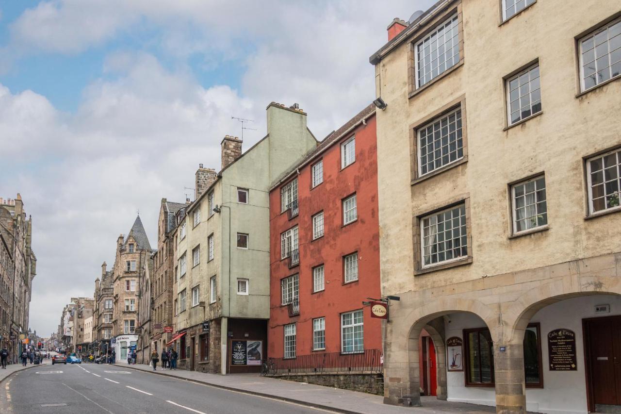 Royal Mile Modern Apartment Edimburgo Esterno foto
