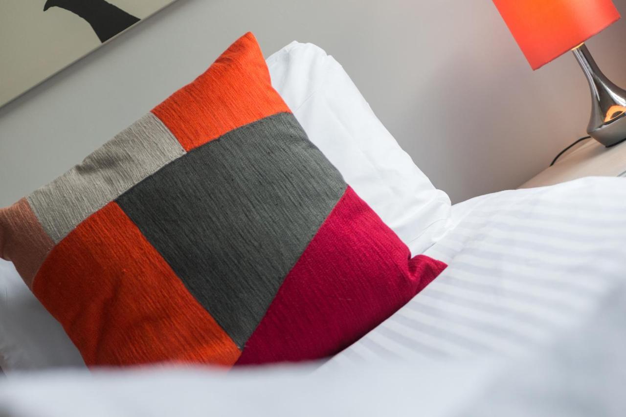 Royal Mile Modern Apartment Edimburgo Esterno foto