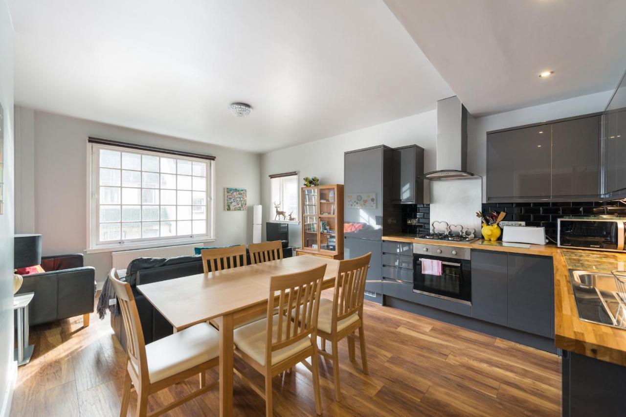 Royal Mile Modern Apartment Edimburgo Esterno foto